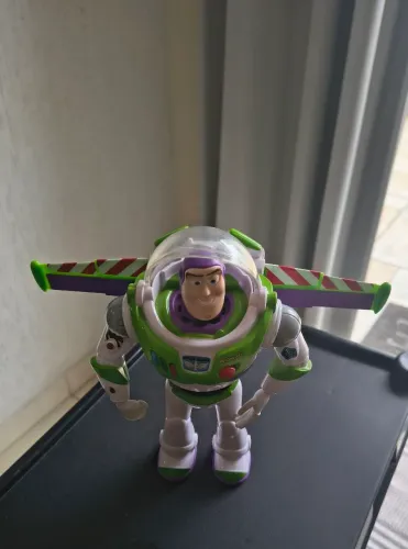 Boneco Buzz Lightyear