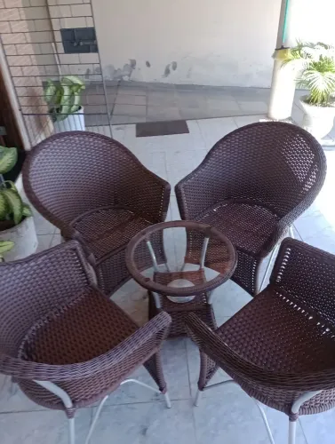 Jogo de cadeiras para área ou varanda,com lindas almofadas, também para deck, piscinas