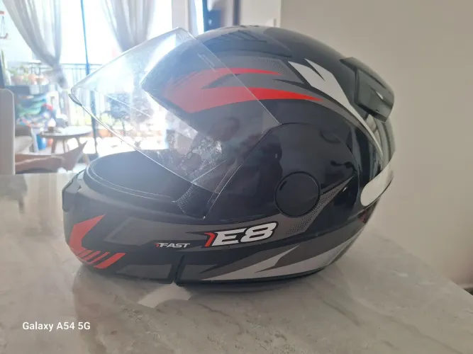 Capacete escamoteavel tamanho 56