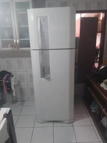 Refrigerador Frost Free Electrolux