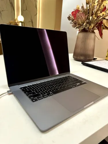 MacBook M3 Air 16''