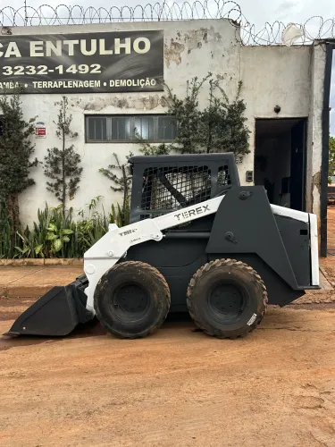 Mini Carregadeira Terex 2012