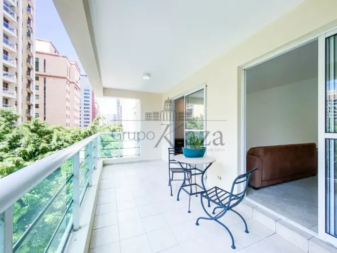Apartamento - Vila Olímpia - 3 Dormitórios - 111m².