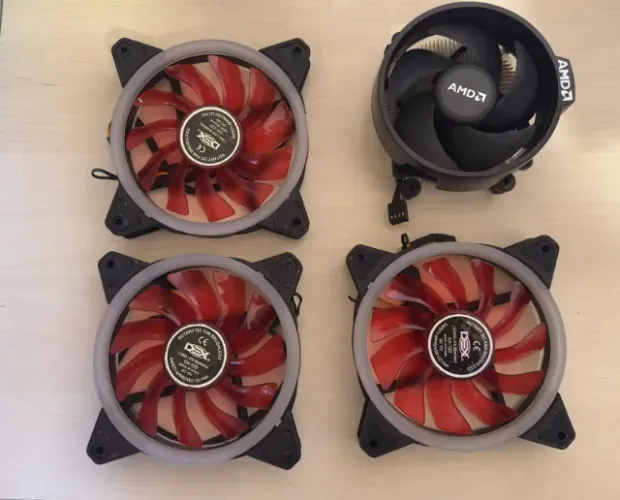 Kit 3 Fans RGB DEX DX-12D + Cooler Stock AMD Wraith (Usados)
