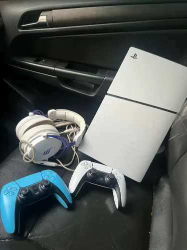 PS5 SLIM digital 500 GB ( controle azul e fone combinar valor a parte)