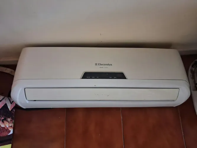 VENDO AR-CONDICIONADO ELECTROLUX 