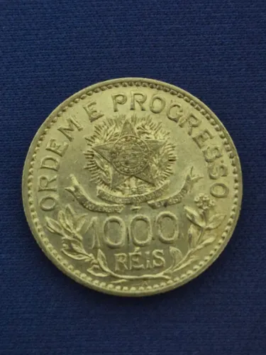 Colecionador moxdas antigas