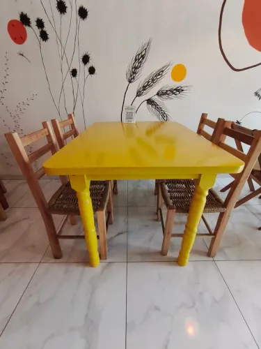 Conjunto mesa com cadeiras