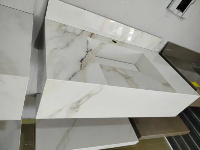 Pia Branco Marmorizado em porcelanato