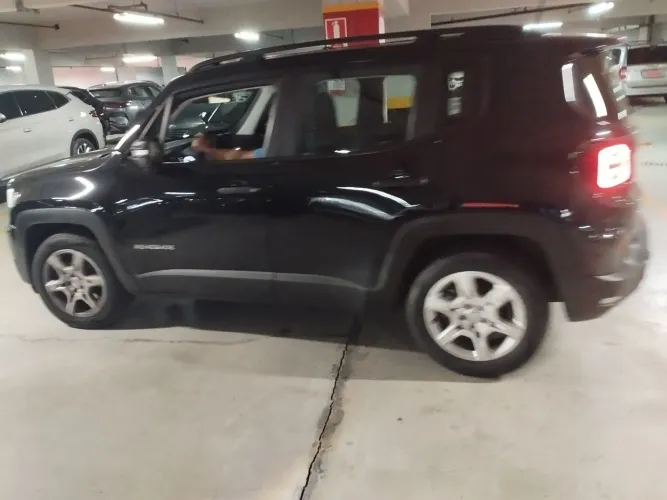 Jeep Renegade Sport T270 1.3 TB 4X2 Flex Aut. 2023
