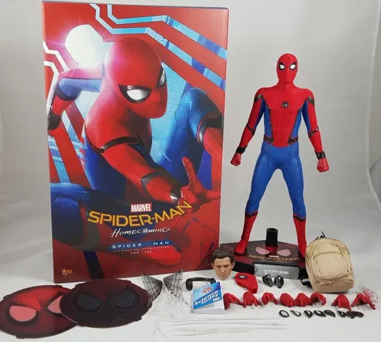 Figura Hot Toys Spiderman (Homecoming)