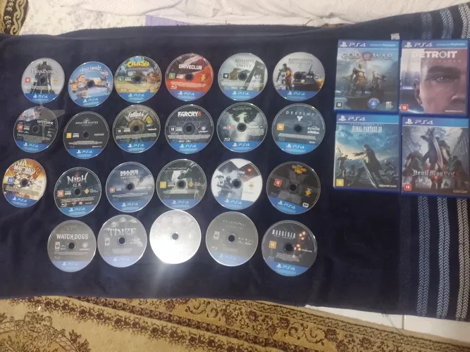 PS4 Fat + Lote de 27 Jogos Físicos ACEITO NEGOCIAÇÃO NÃO TROCO