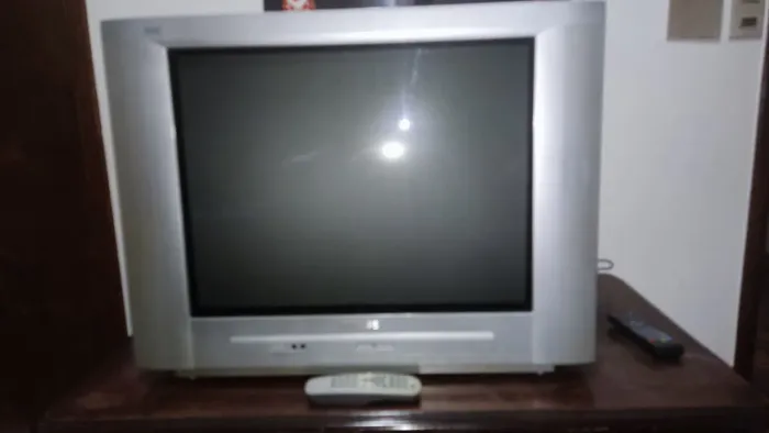 TV tubo 25, tela plana com som estéreo e conversor digital - funcionando