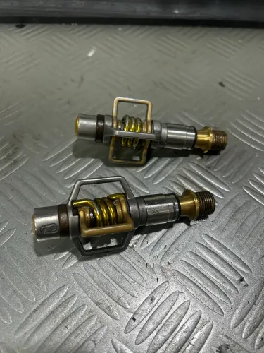 Pedal MTB CranckBrothers Egg Beater 11 Titânio 