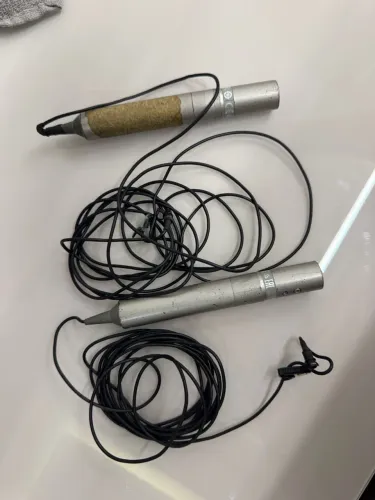 Microfones lapelas Sony com fio