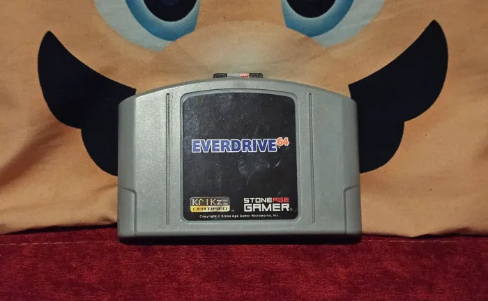 Cartucho EverDrive 64 Krikzz Versão Stone Age Gamer