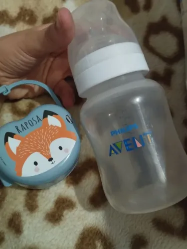 Kit bebê ( esquentador de mamadeira, mamadeira avent e porta chupeta) 