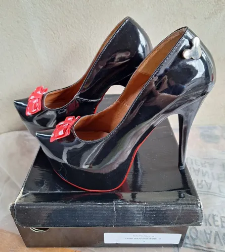 Salto Alto Meia Pata Preto Verniz Minnie 36