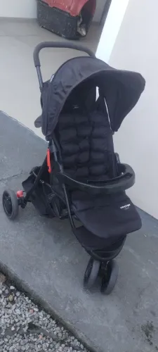 Carrinho de bebê com 3 rodas