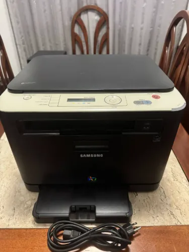 Impressora multifuncional colorida Laser Samsung CLX-3185N
