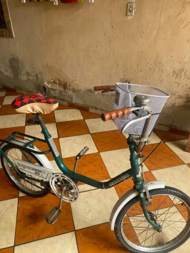 Vendo uma bicicleta monark antiga