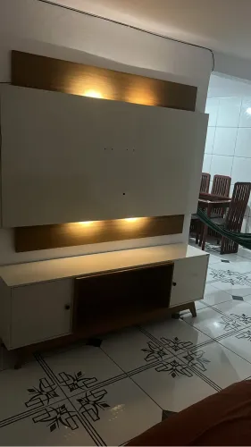 Vende-Se um rack com painel