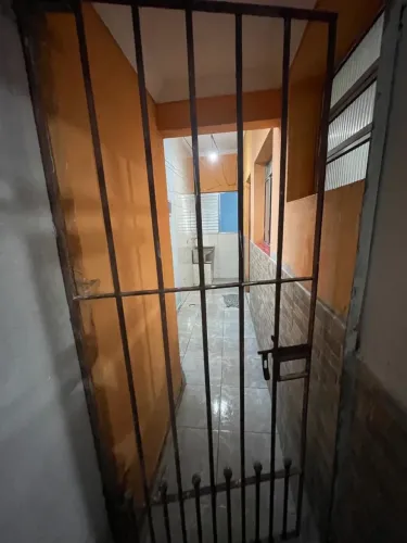 Aluga_se casa no Quarenténario São Vicente!