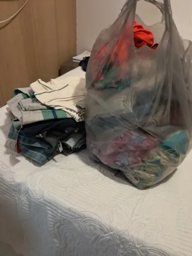 Sacola de roupas usadas 