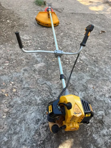Roçadeira Zmax seminova
