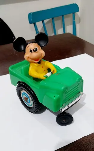 Brinquedo Antigo Raro da Estrela Jeep maluco