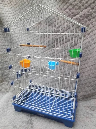 GAIOLA COM 68 CM DE ALTURA X 46 CM DE LARGURA X 29 DE PROFUNDIDADE PARA PÁSSAROS PEQUENOS.