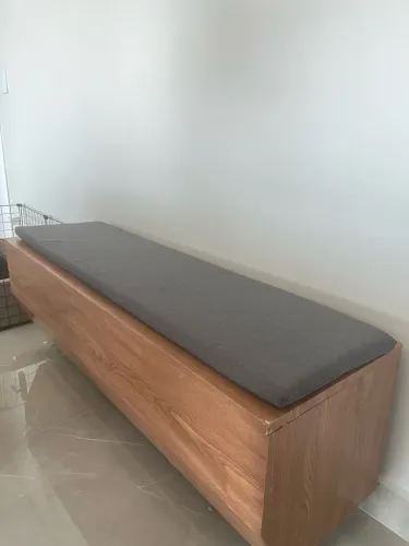 Banco bau com rodinha 1,30x0,40