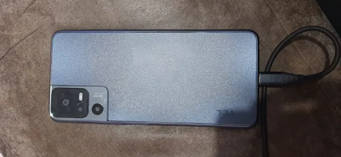 Vendo ou troco por iPhone TCL 40 se novo
