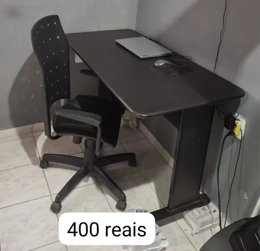 Mesa e cadeira de estudos