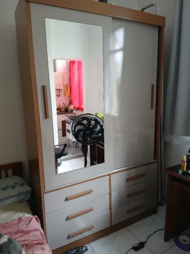 Guarda-roupas com espelho, 2 portas e 6 gavetas