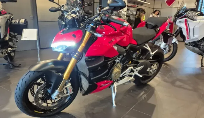 DUCATI STREETFIGHTER V4 S 208CV