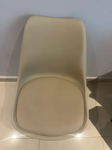 Vendo cadeira Eames em ótimo estado  