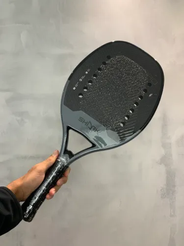 Raquete de Beach Tennis Shark Black Pro NOVA
