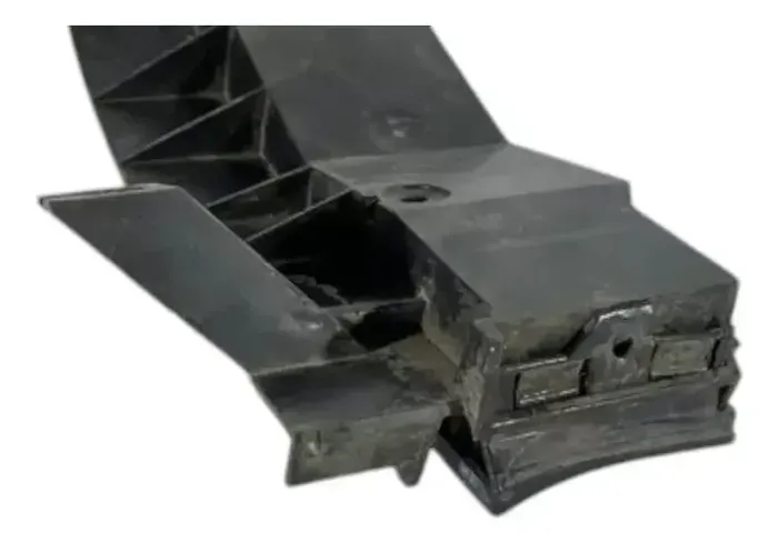 Guia Parachoque Tras Direito Audi A3 2001/2006 N1913v (Usado) / V12