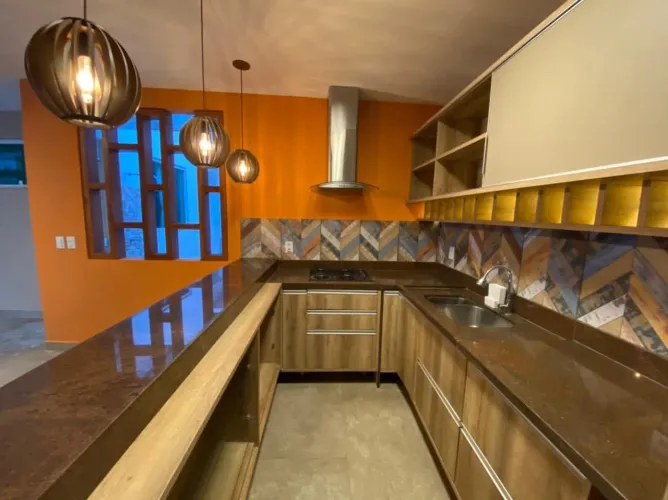 Casa (Sobrado Duplex), com 5 quartos e 5 banheiros à Venda, 280 m² em Ilhéus/BA