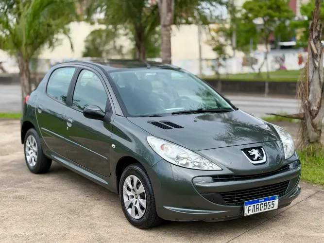 Peugeot 207 XR 1.4 Flex 8V 5P 2012