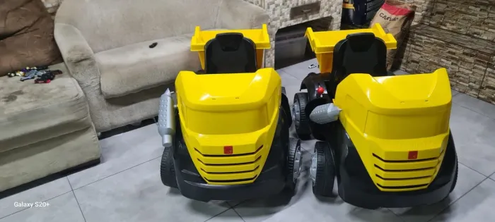 Caminhão com pedal Brutus