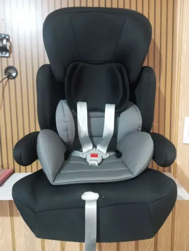 Vendo cadeira de carro de 9 a 36 kilos depois vira assento