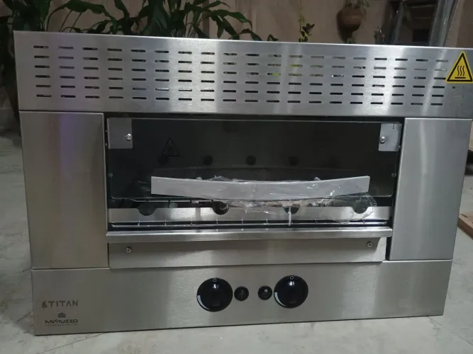 Vendo churrasqueira a gás Titan 220