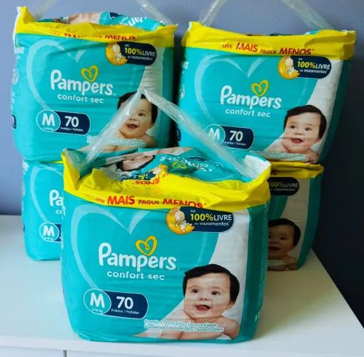 Fraldas descartáveis - kit 2 pacotes por R$ 100