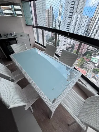 Mesa com cadeiras 