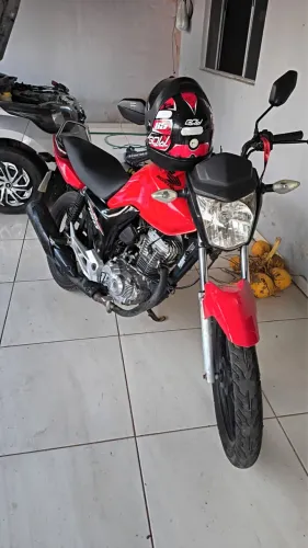 Vendo moto toda em dia ano 2016