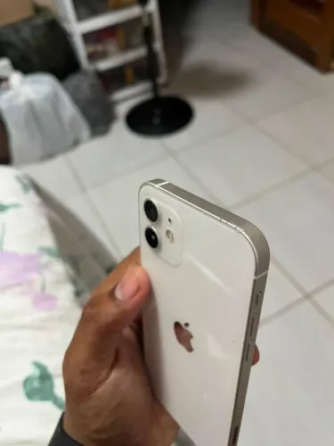 iPhone 12 em ótimas condições pouco tempo de uso