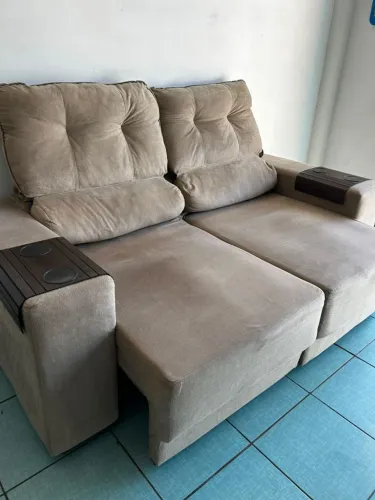 Sofá retrátil e reclinável em Suede lindo e confortável entrego