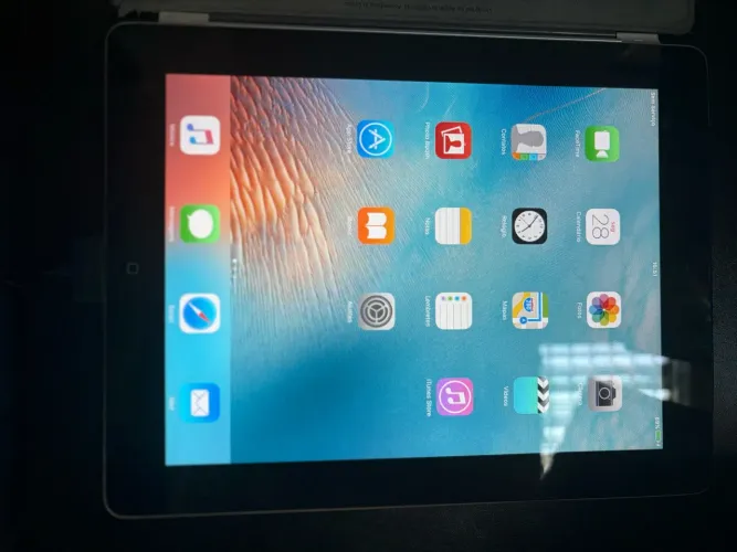 ? iPad Apple 16GB - Modelo MC773BZ/A - iOS 9.3.5